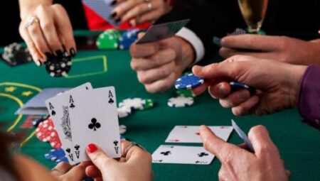 Bài tố Poker tại Win79 Vip chơi như thế nào? Kinh nghiệm